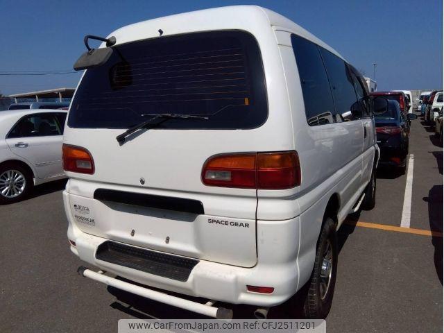 Mitsubishi Delica Spacegear 1996 thumbnail 2