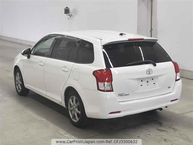 Toyota Corolla Fielder thumbnail 2