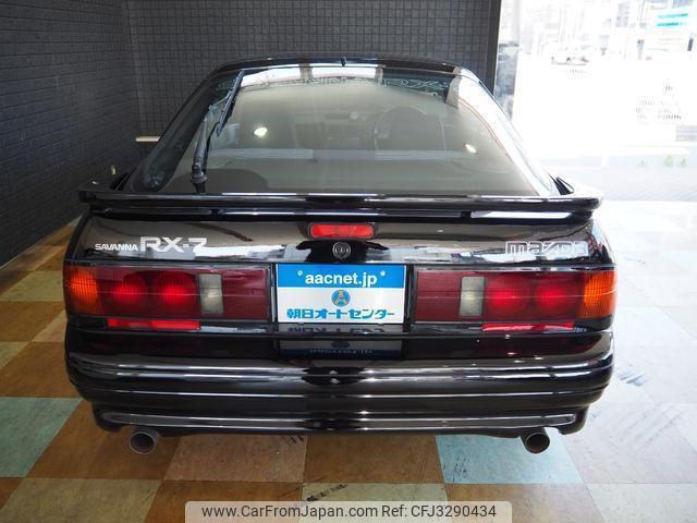 Mazda Savanna RX-7 1990 thumbnail 2