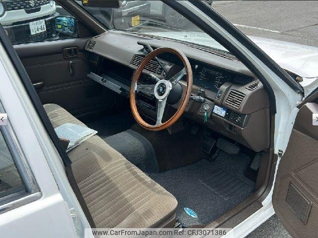 Nissan Gloria Van 1991 thumbnail 3