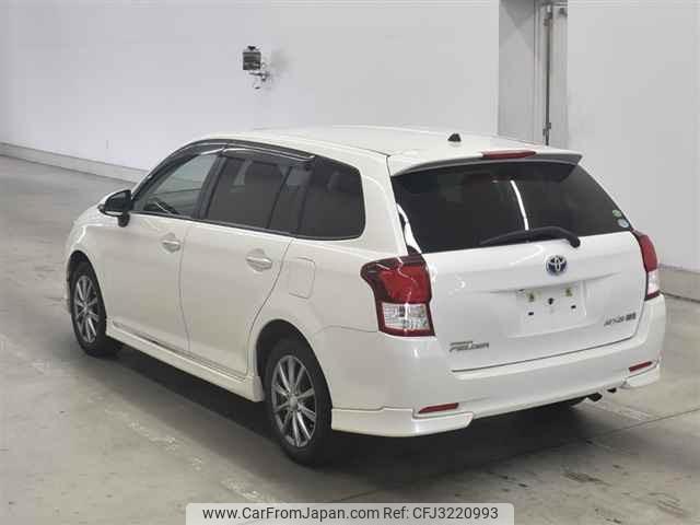 Toyota Corolla Fielder thumbnail 2