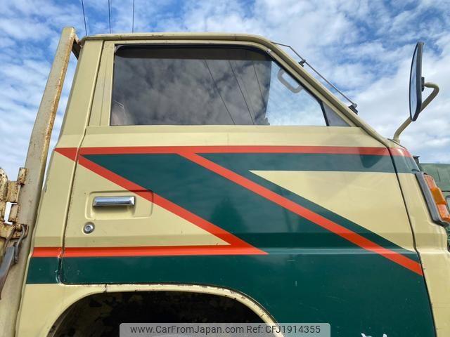 Mitsubishi Fuso Canter 1981 thumbnail 16