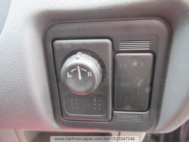 Nissan Sunny 2001 thumbnail 24