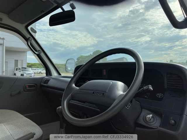 Toyota Hiace Van thumbnail 4