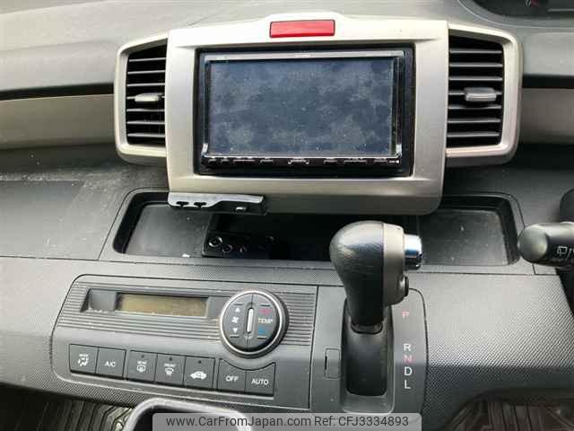 Honda Freed Spike thumbnail 7