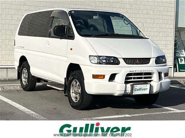Mitsubishi Delica Spacegear 2000 photo 1