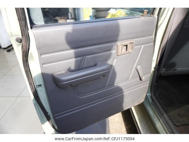 Toyota Hilux Pick Up 1992 thumbnail 15