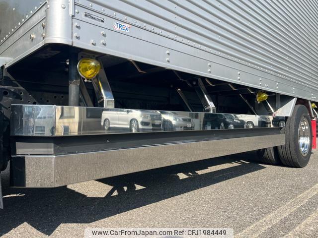 Isuzu Elf Truck 2000 thumbnail 35