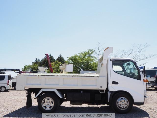 Hino Dutro 2001 thumbnail 6