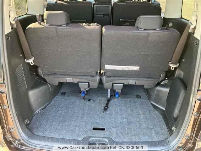Nissan Serena thumbnail 11