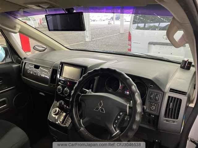 Mitsubishi Delica D5 thumbnail 4