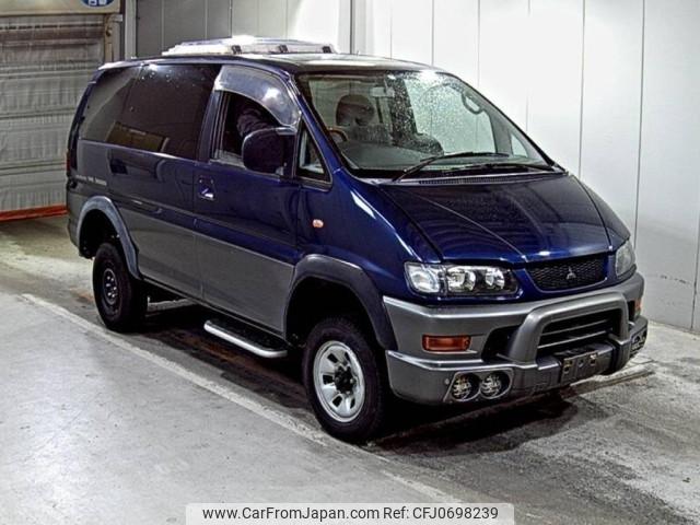 Mitsubishi Delica Spacegear 2001