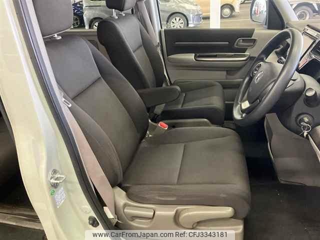 Honda stepwagon thumbnail 8