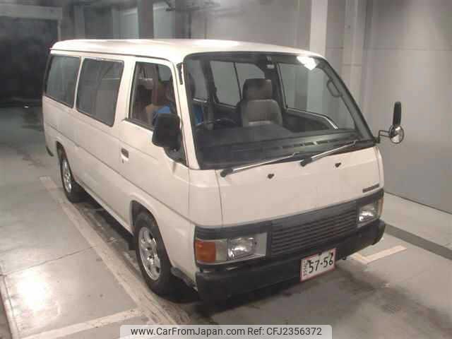 Nissan Caravan Coach 1990