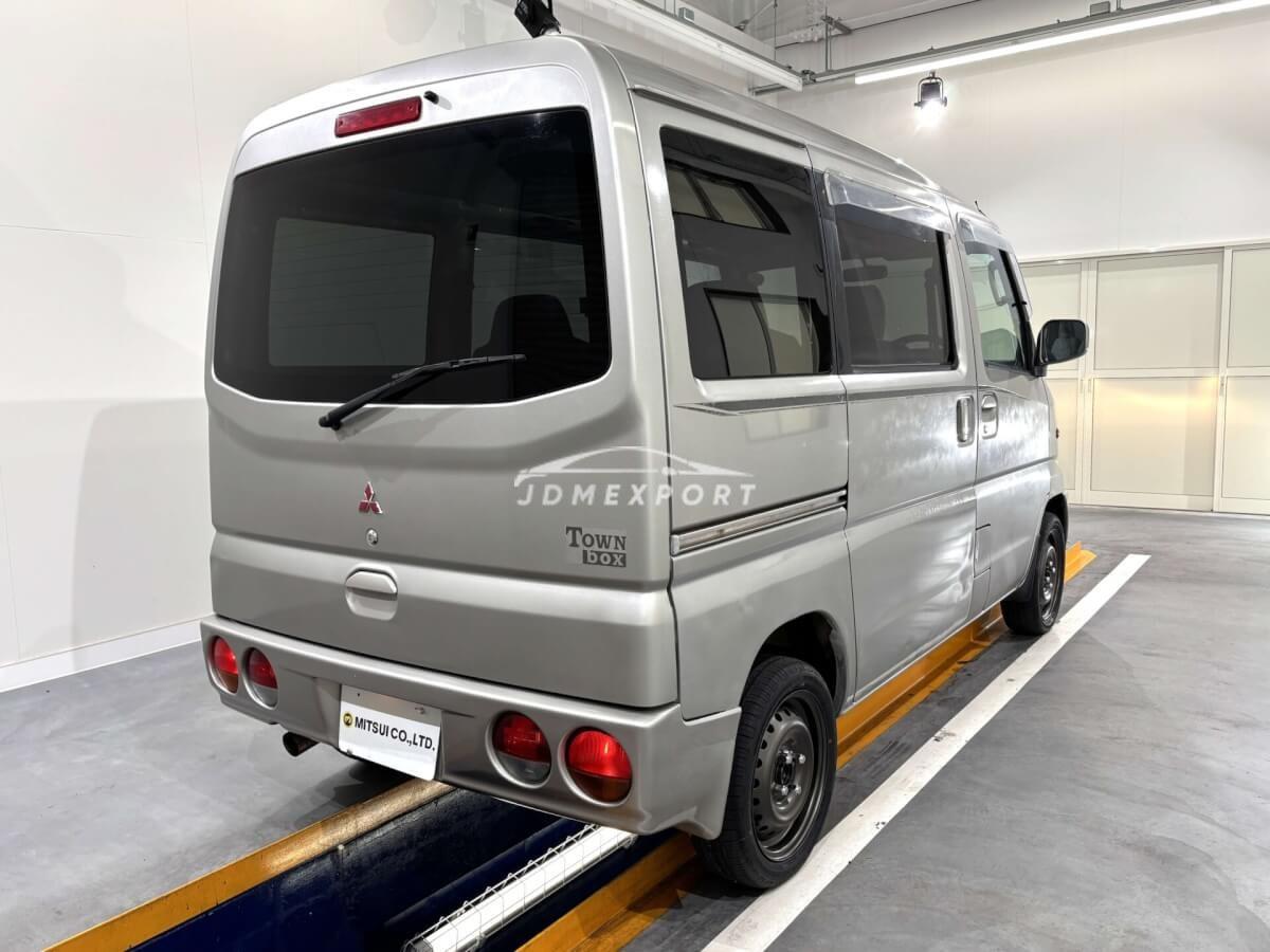 Mitsubishi Town Box 2000 thumbnail 6