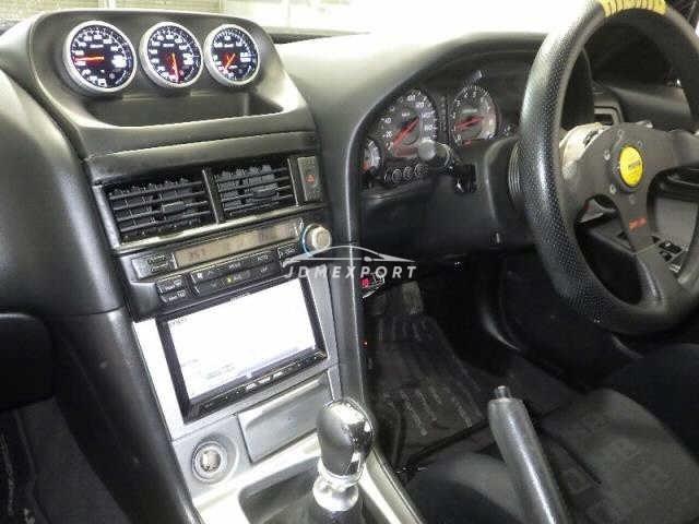 Nissan Skyline 1998 thumbnail 4