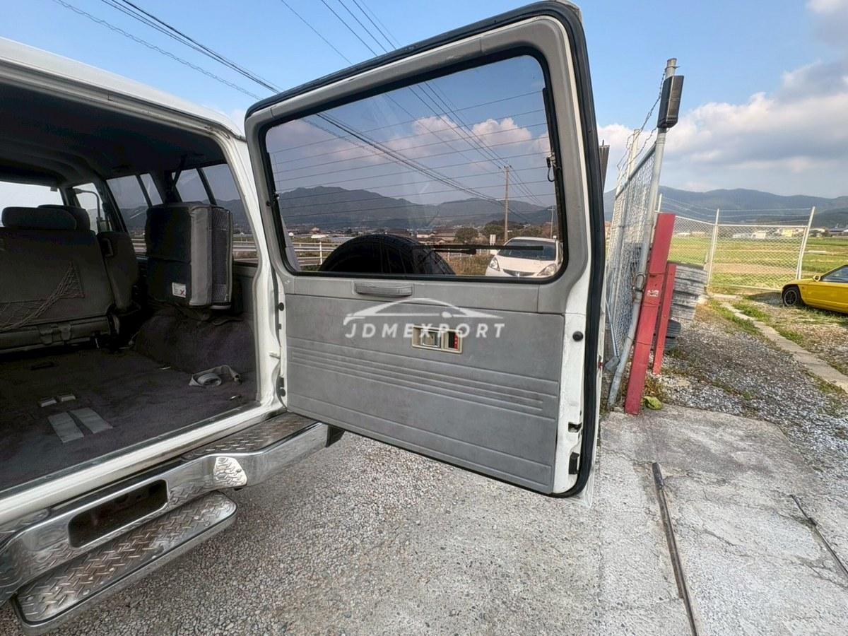 Mitsubishi Pajero 1987 thumbnail 44