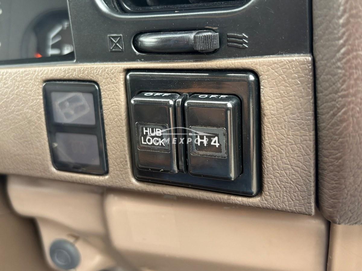 Toyota Land Cruiser Prado 1993 thumbnail 34