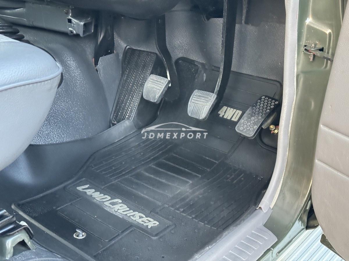 Toyota Land Cruiser 2001 thumbnail 56