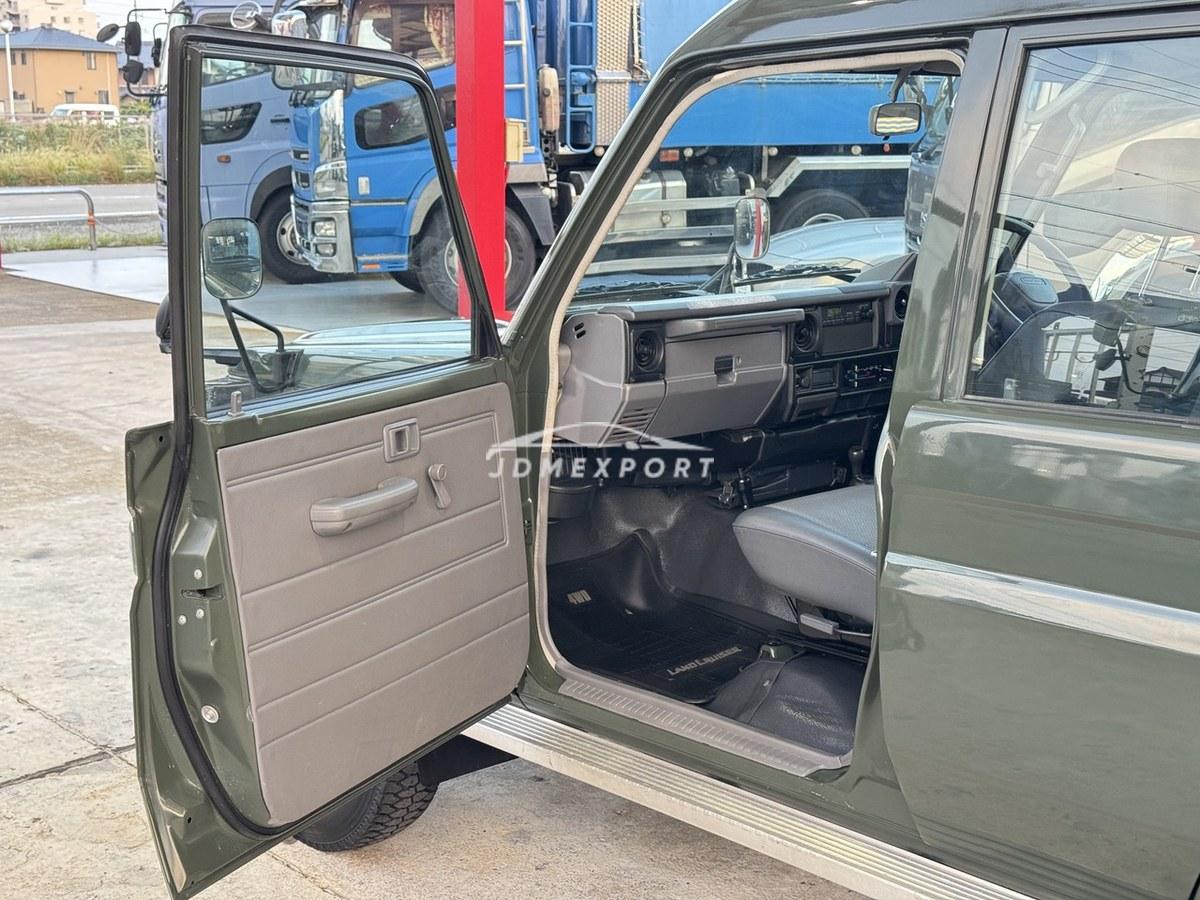 Toyota Land Cruiser 2001 thumbnail 29