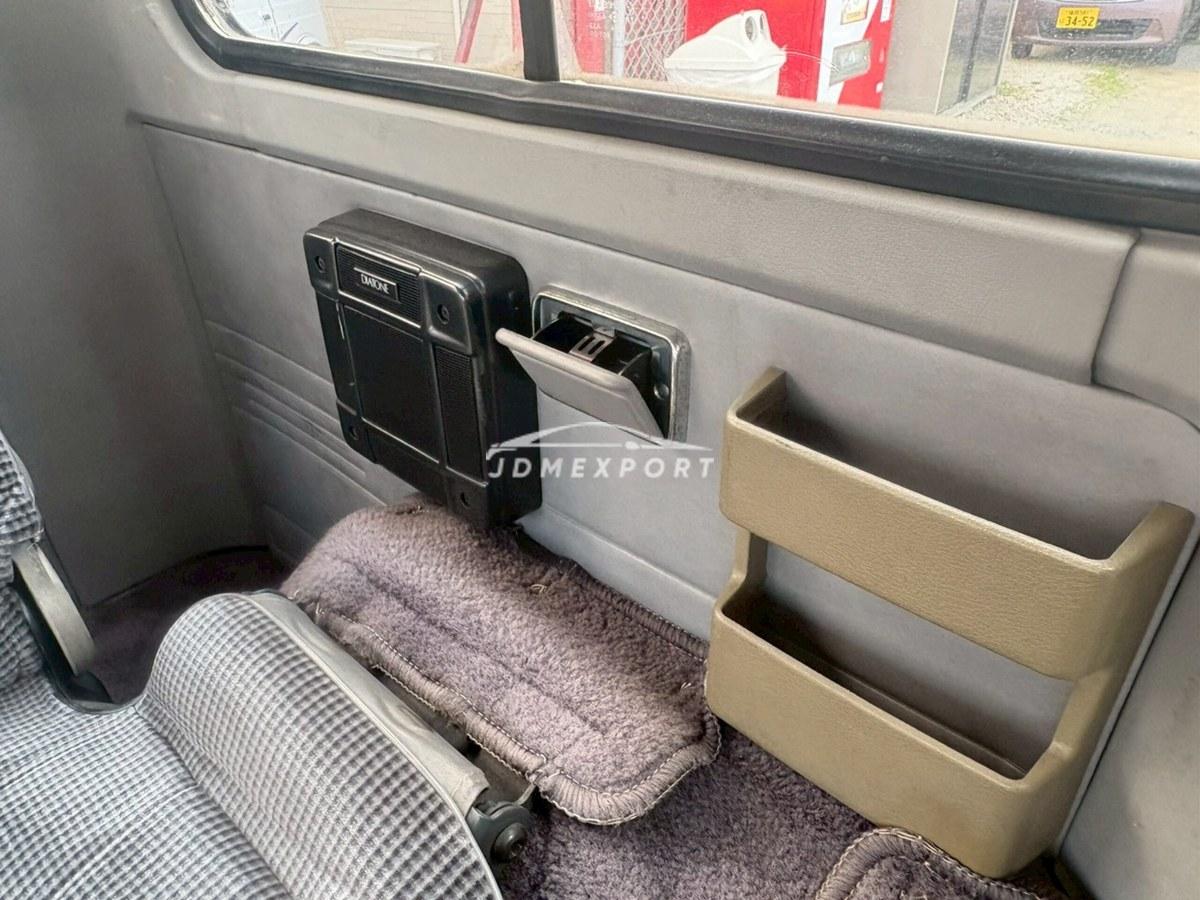 Mitsubishi Pajero 1987 thumbnail 39