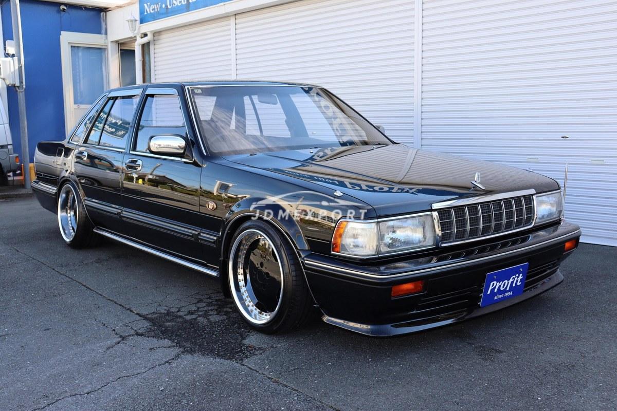 Nissan Cedric Sedan 1990