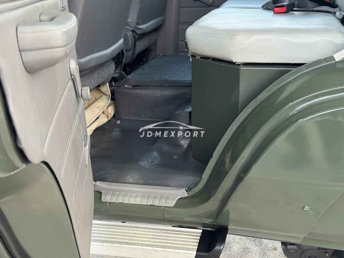 Toyota Land Cruiser 2001 thumbnail 37
