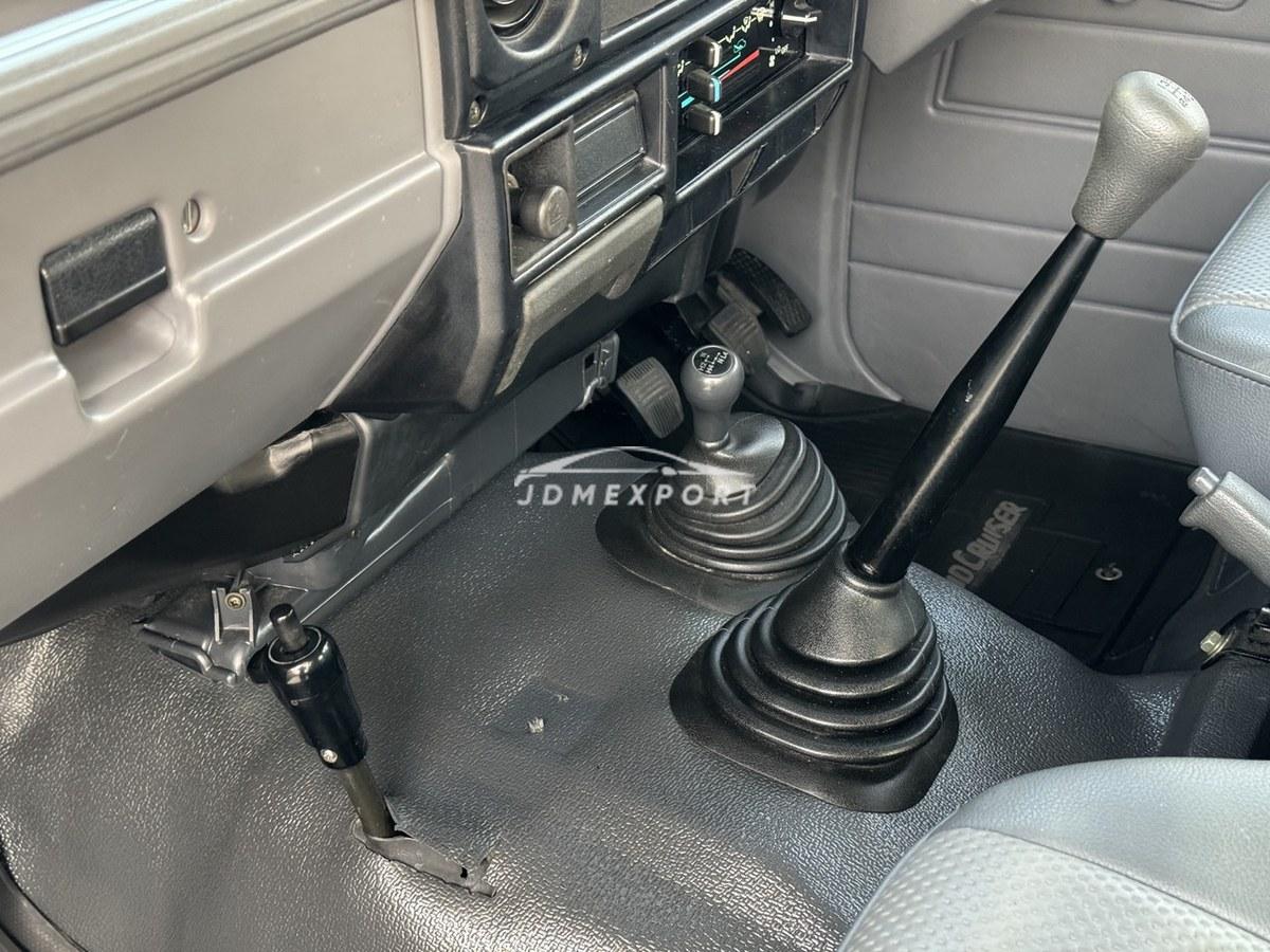 Toyota Land Cruiser 2001 thumbnail 57