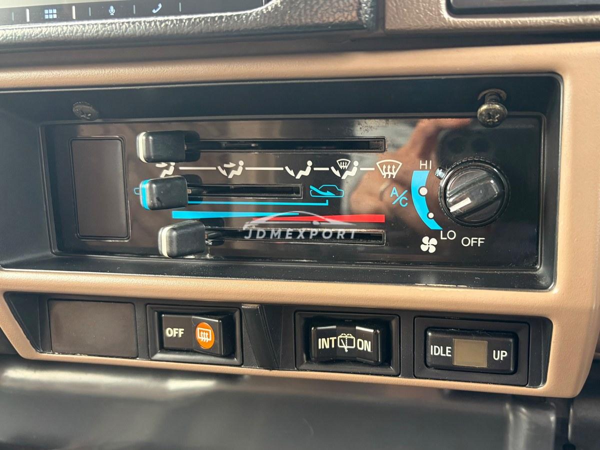 Toyota Land Cruiser Prado 1993 thumbnail 37