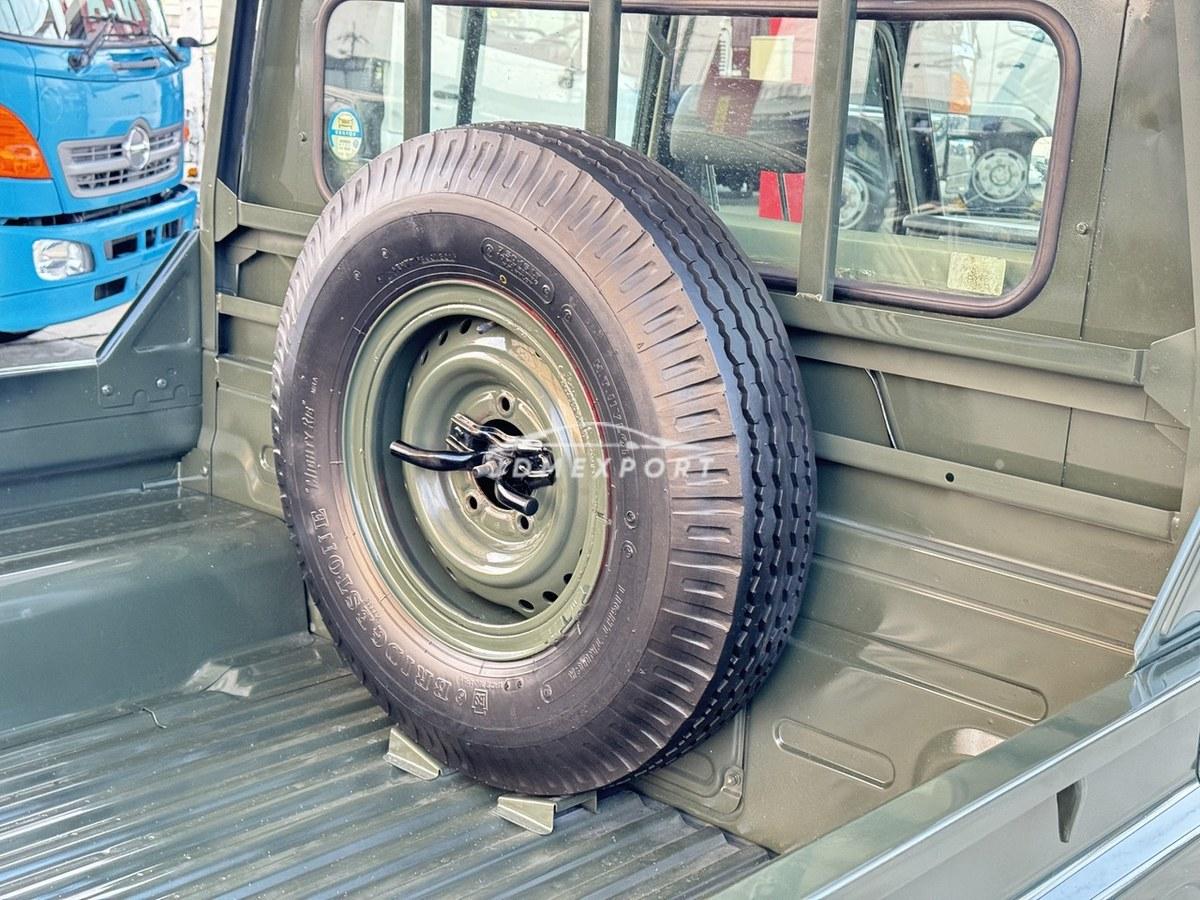 Toyota Land Cruiser 2001 thumbnail 16