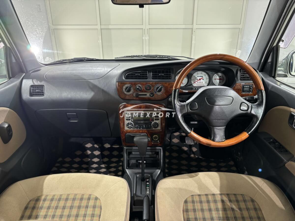 Daihatsu Mira Gino 2001 thumbnail 11