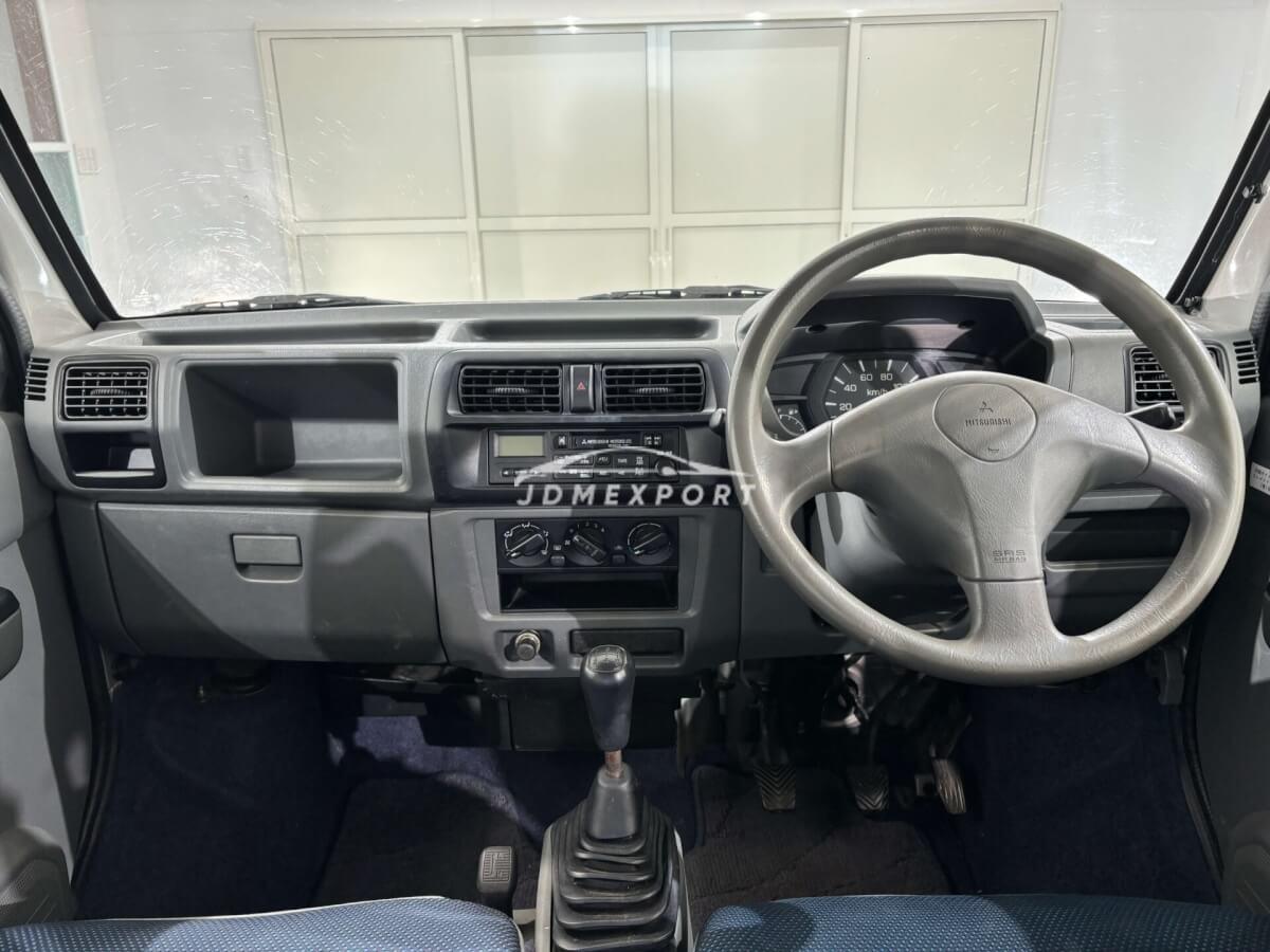 Mitsubishi Town Box 2000 thumbnail 10