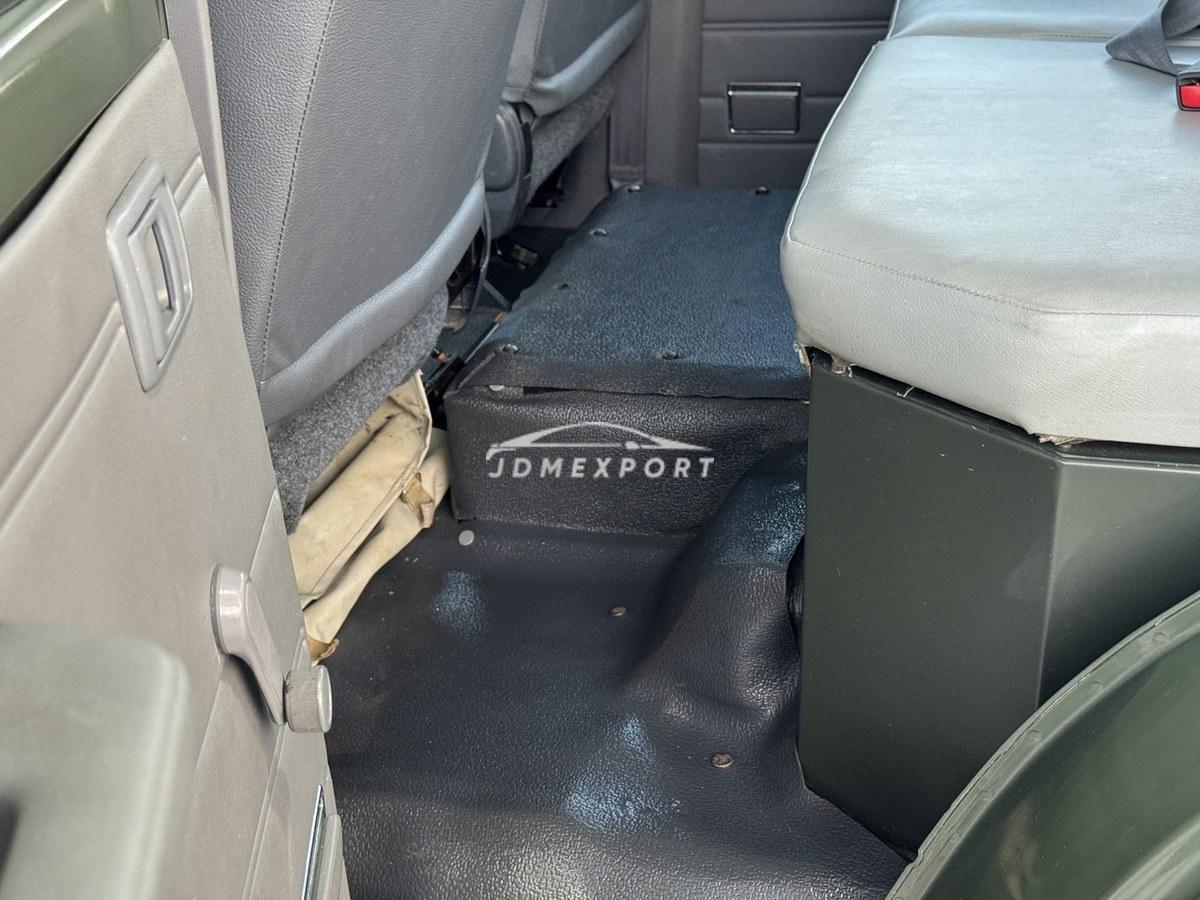 Toyota Land Cruiser 2001 thumbnail 36