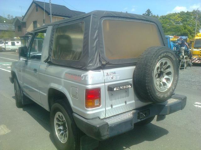 Mitsubishi Pajero 1990 thumbnail 4