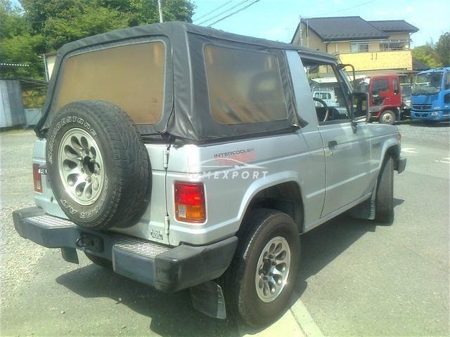 Mitsubishi Pajero 1990 thumbnail 3
