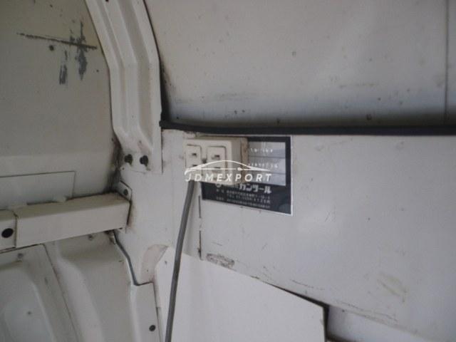 Isuzu Elf Ut 1999 thumbnail 12