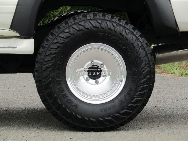 Toyota Hilux Surf 2000 thumbnail 22