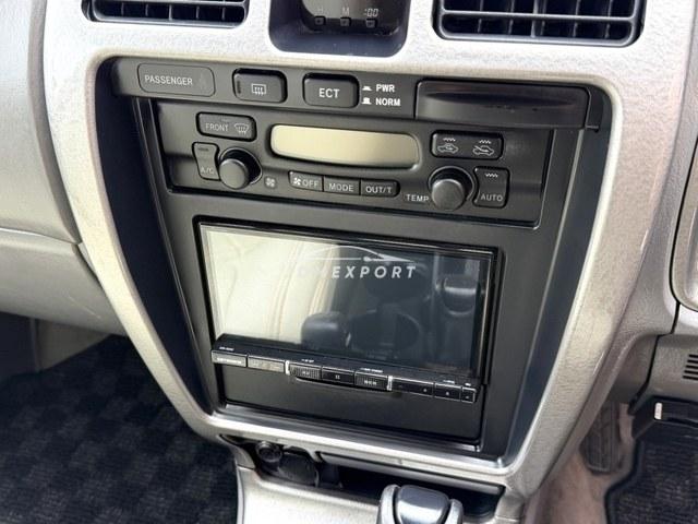 Toyota Hilux Surf 2001 thumbnail 12