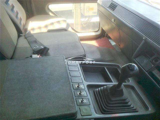 Mitsubishi Fuso The Great 1989 thumbnail 16