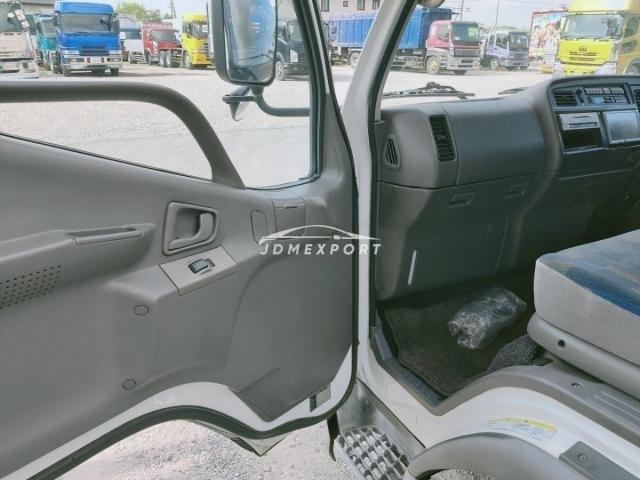 Mitsubishi Fuso Canter Guts 1999 thumbnail 18
