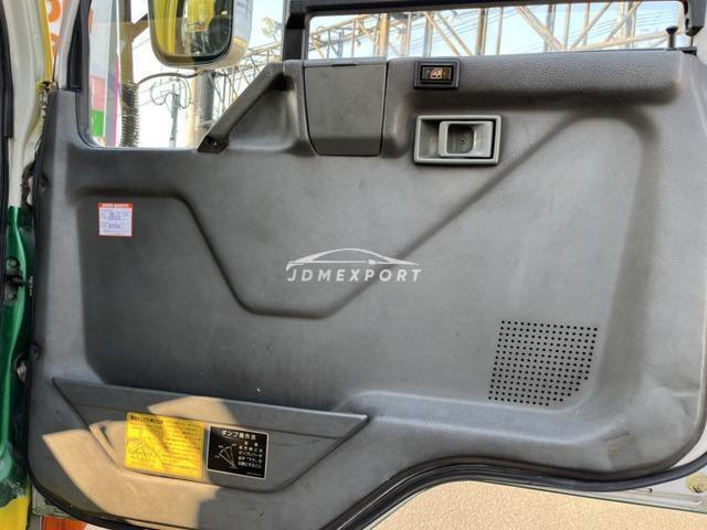 Mitsubishi Fuso The Great 1994 thumbnail 18
