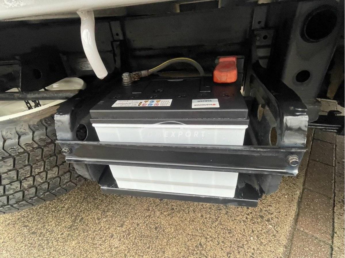 Mitsubishi Delica Truck 1997 thumbnail 40
