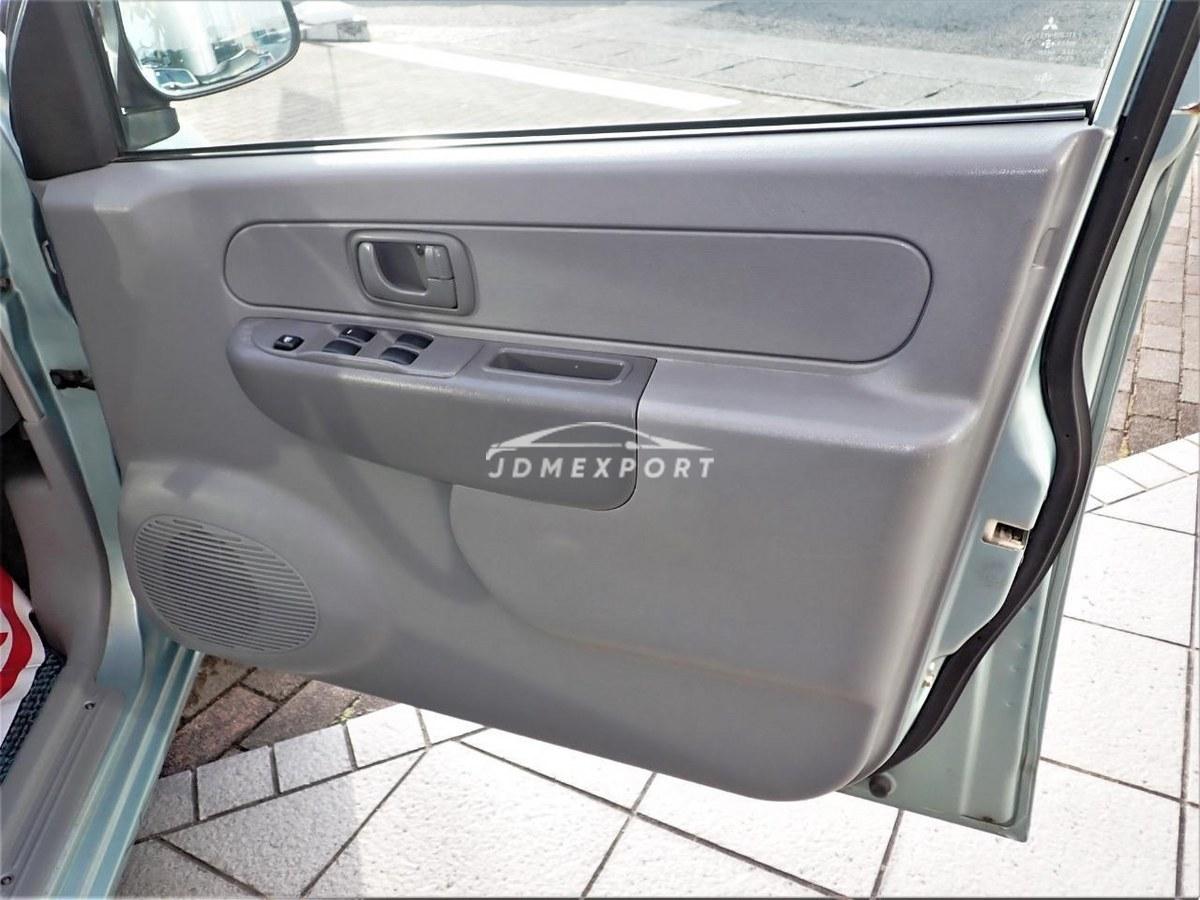 Mitsubishi Minica 2001 thumbnail 11