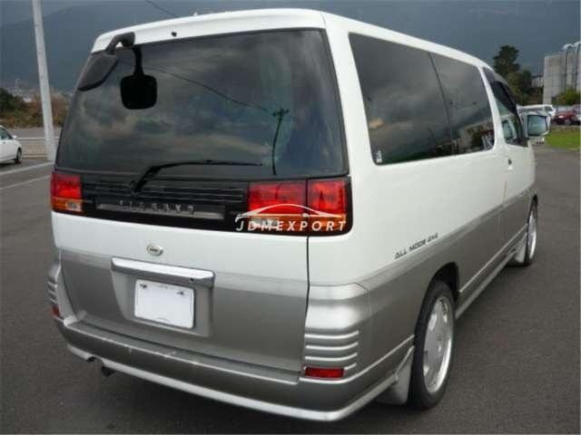 Nissan Elgrand 2001 thumbnail 2