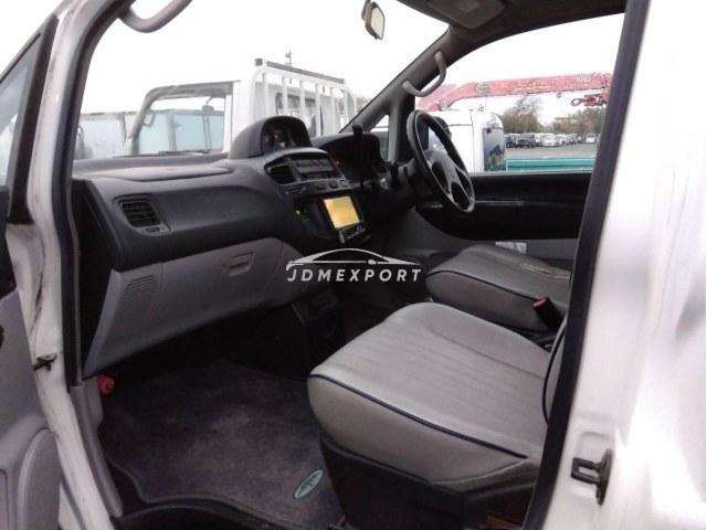 Mitsubishi Delica Spacegear 1999 thumbnail 3