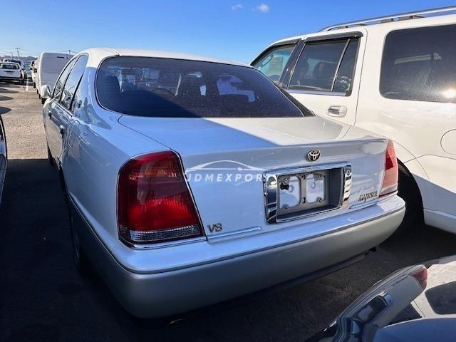 Toyota Crown Majesta 2001 thumbnail 2
