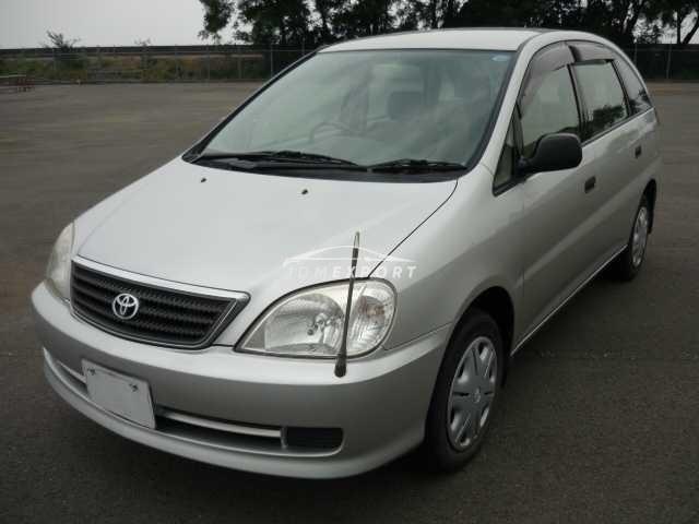 Toyota Nadia 2001