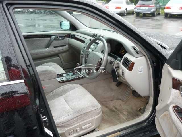 Toyota Crown Majesta 2000 thumbnail 3