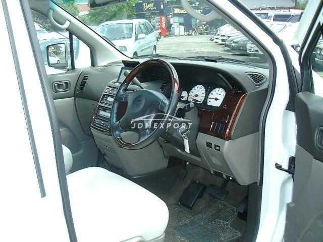 Nissan Elgrand 1999 thumbnail 3