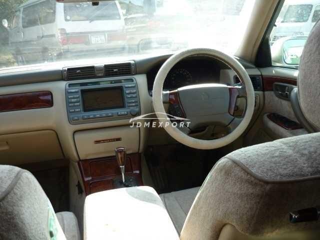 Toyota Crown Majesta 1999 thumbnail 3